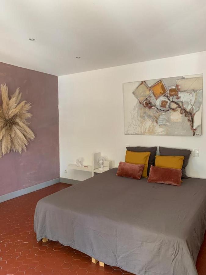 Bed and Breakfast Mas Carita Cabannes Экстерьер фото